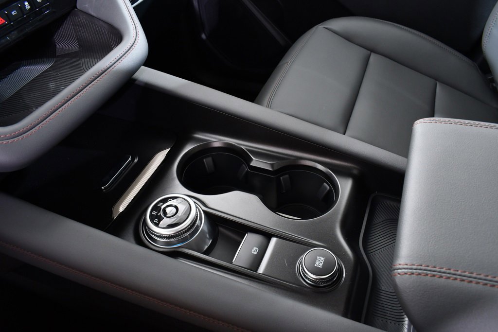 New 2025 Ford Explorer Active w/ Active Comfort Package image 31