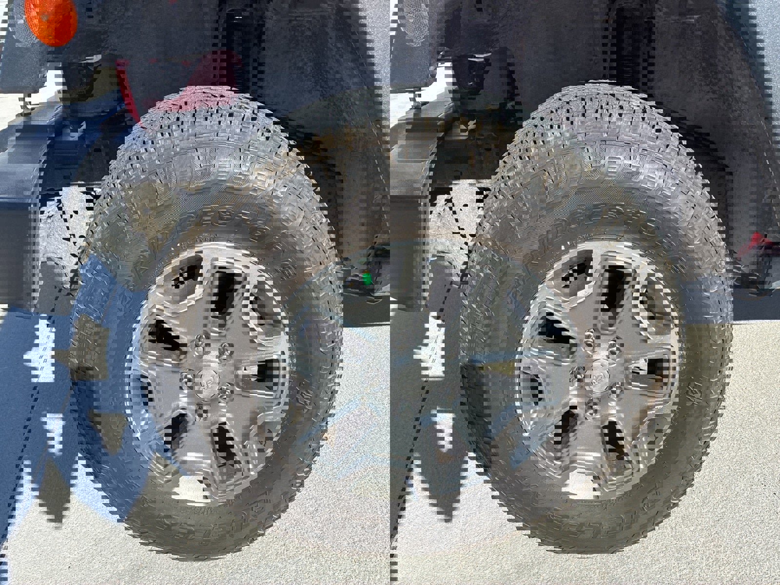 Used 2018 Jeep Wrangler Unlimited Rubicon w/ Connectivity Group image 12