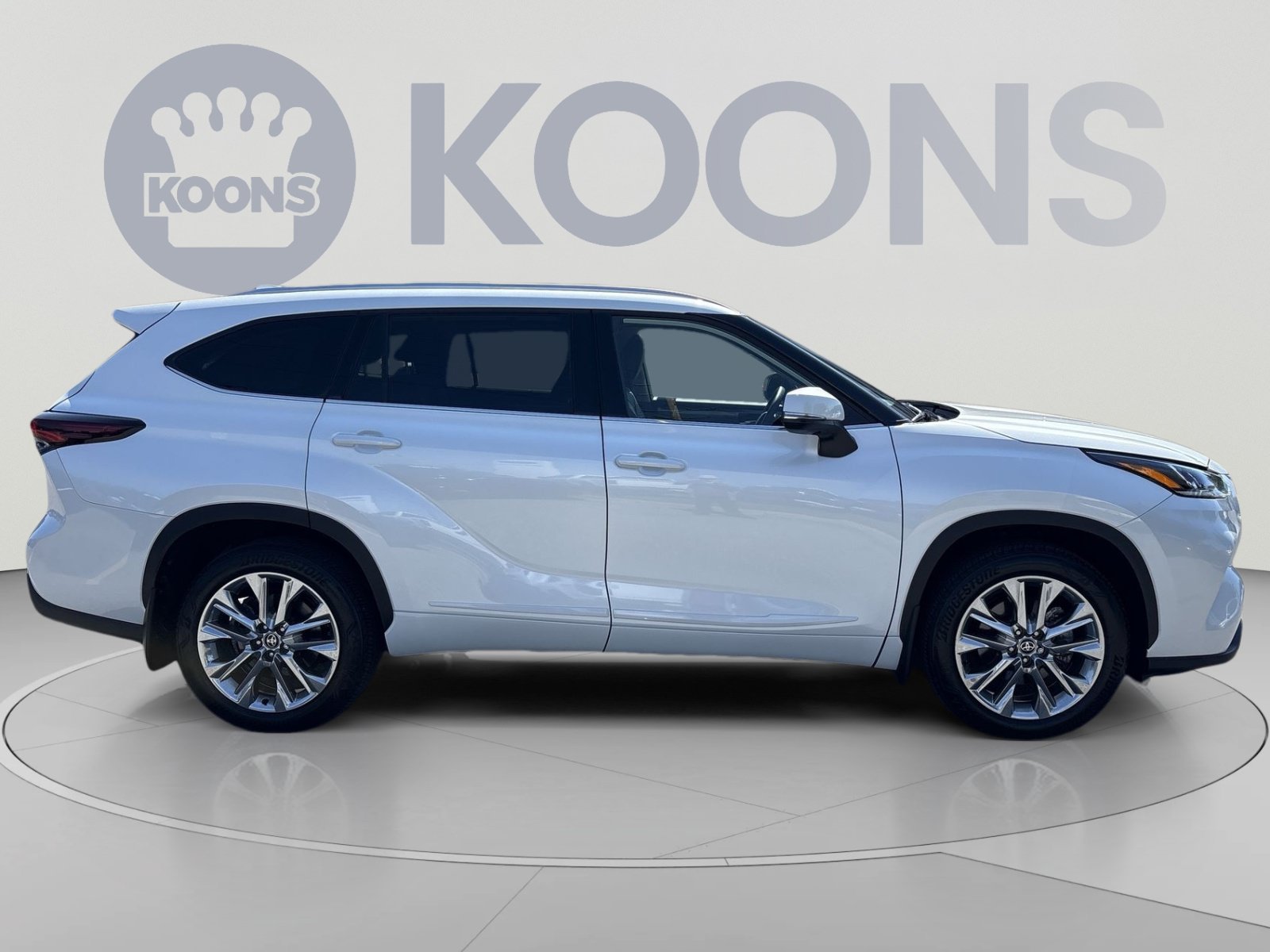 Used 2025 Toyota Highlander Limited AWD/4WD image 8
