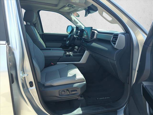 Used 2024 Toyota Tundra Limited AWD/4WD image 19