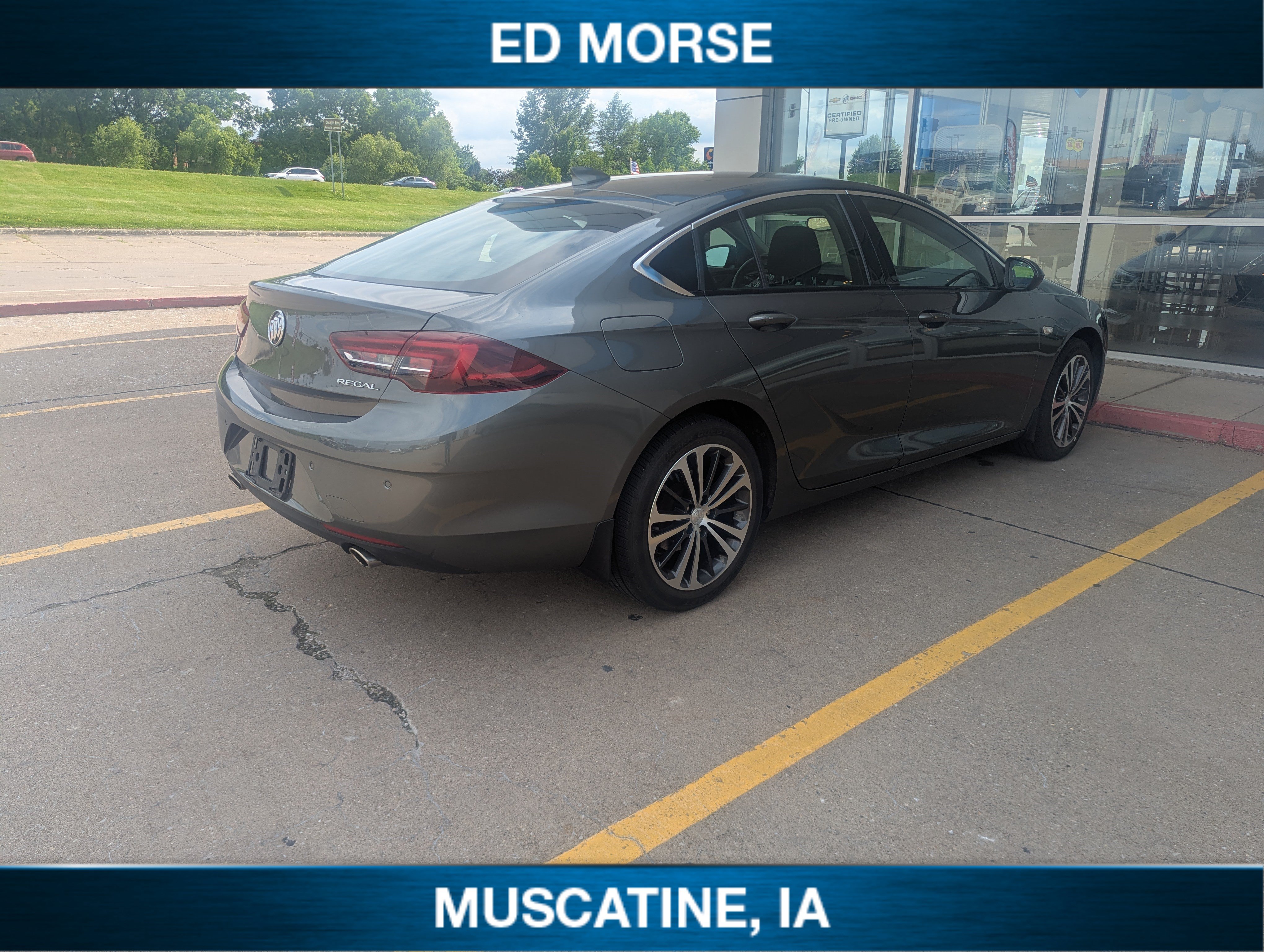 Used 2019 Buick Regal Preferred w/ Driver Confidence Package I FWD image 4