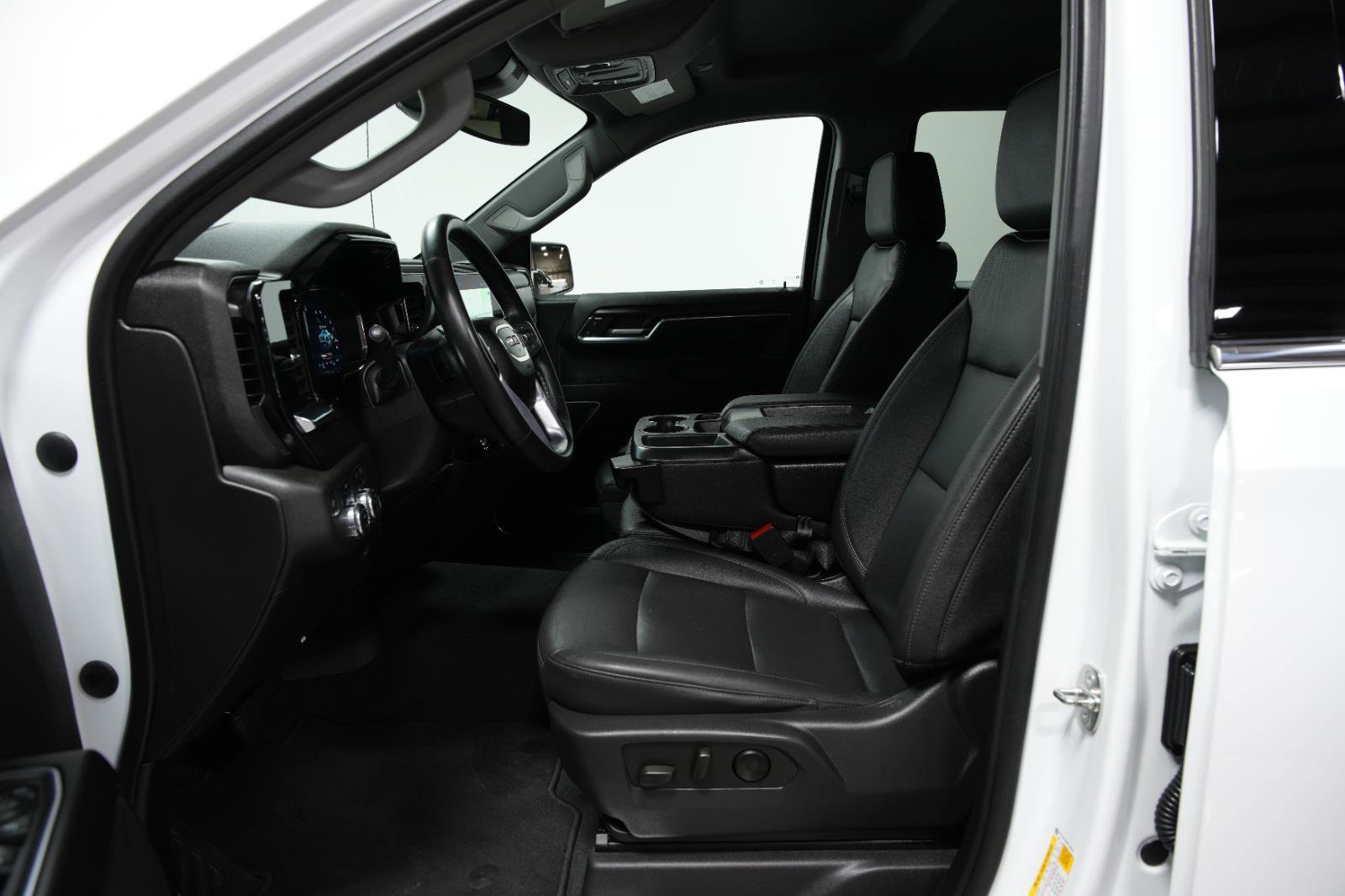 Used 2023 GMC Sierra 1500 SLT image 24