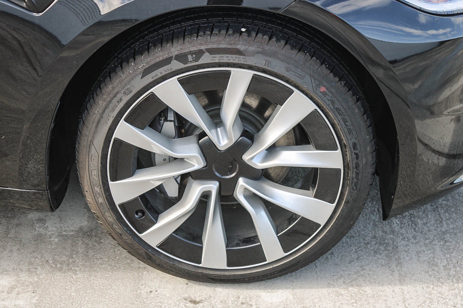 Used 2025 Tesla Model 3 Long Range image 11