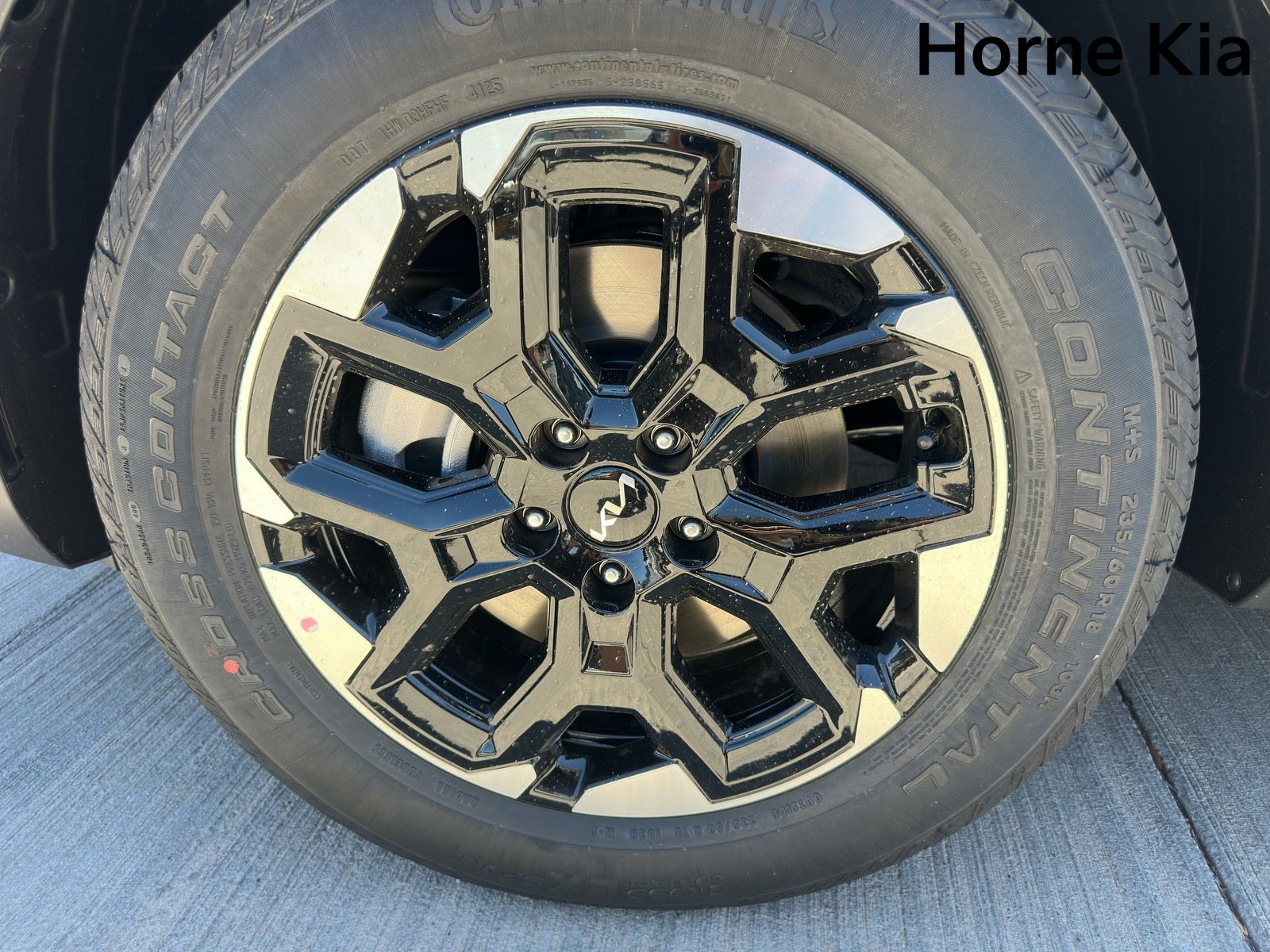 New 2026 Kia Sorento S FWD image 8