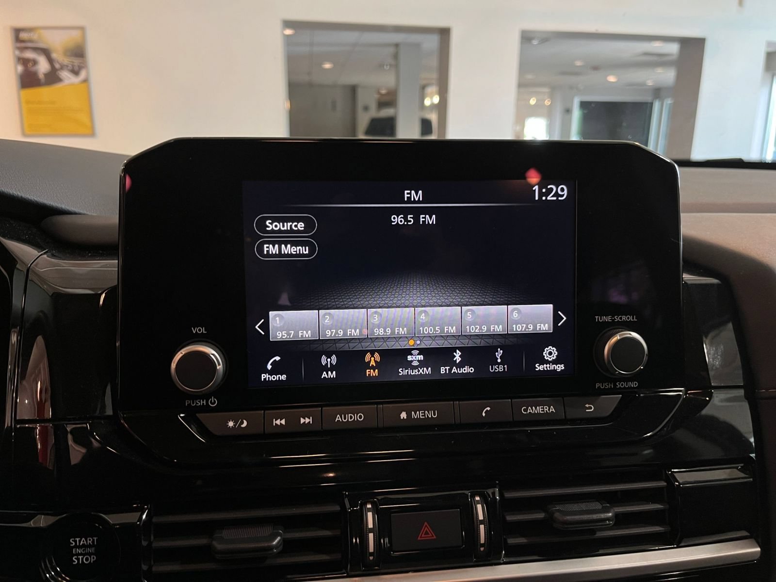 Used 2025 Nissan Pathfinder SV AWD/4WD image 20