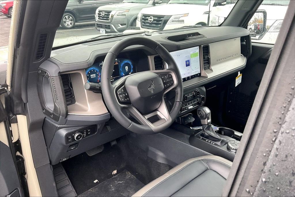 New 2025 Ford Bronco Outer Banks image 6