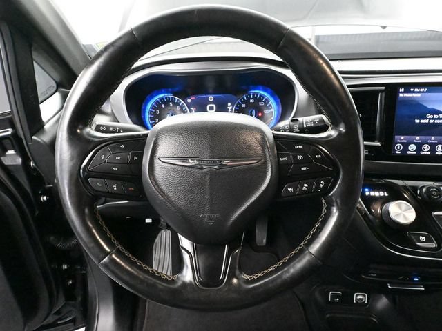 Used 2019 Chrysler Pacifica Touring-L Plus w/ Advanced Safetytec Group FWD image 24