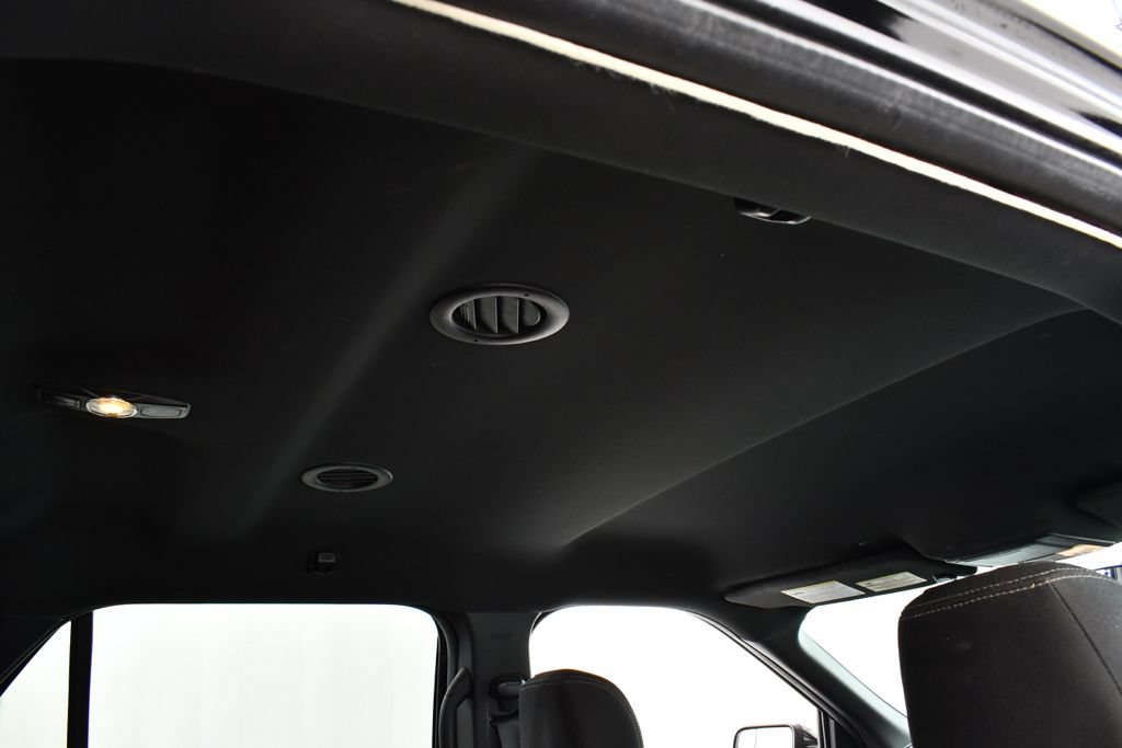 Used 2017 Ford Explorer XLT AWD/4WD image 18