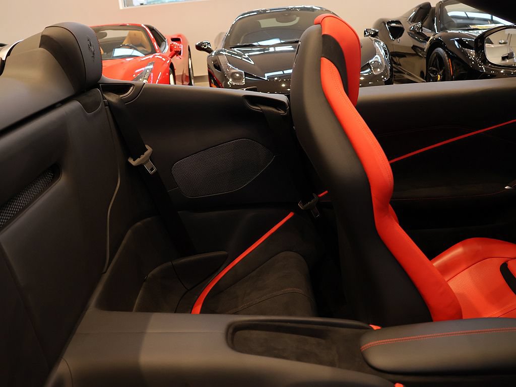 Certified 2025 Ferrari Roma Spider RWD image 21