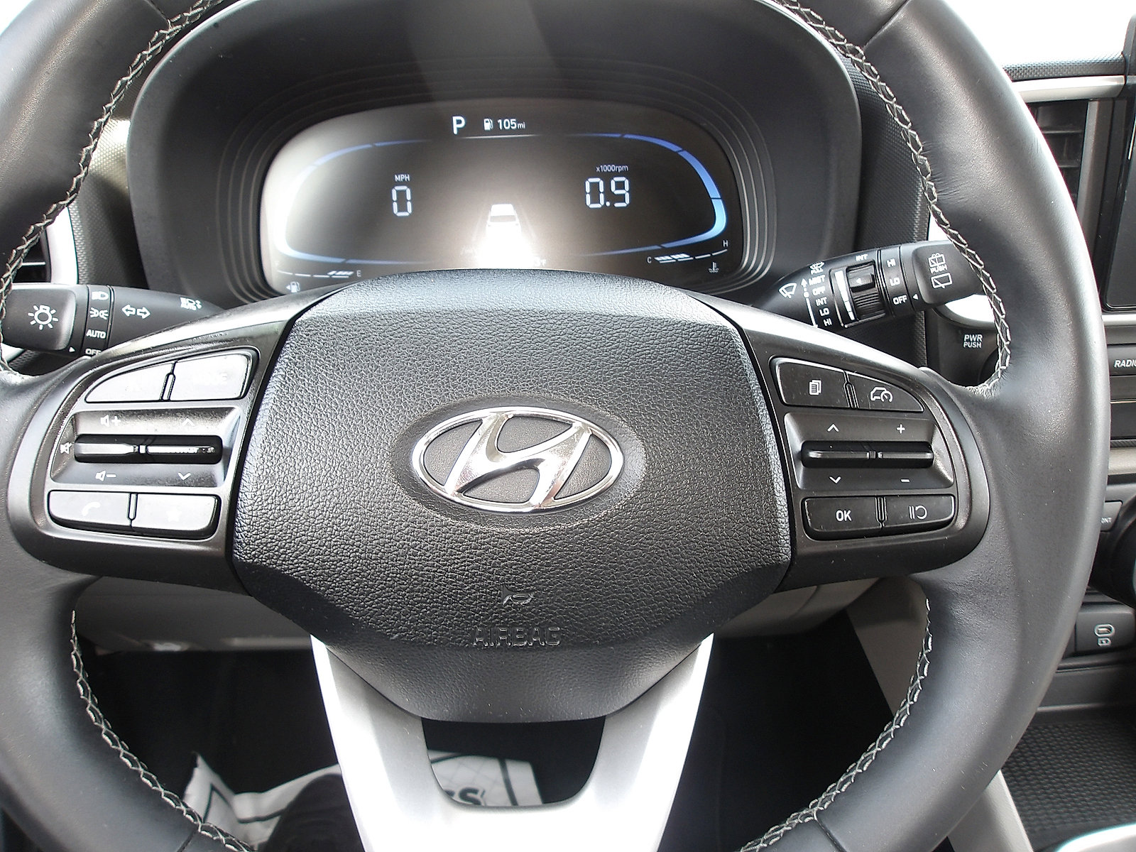 Certified 2024 Hyundai Venue SEL FWD image 16