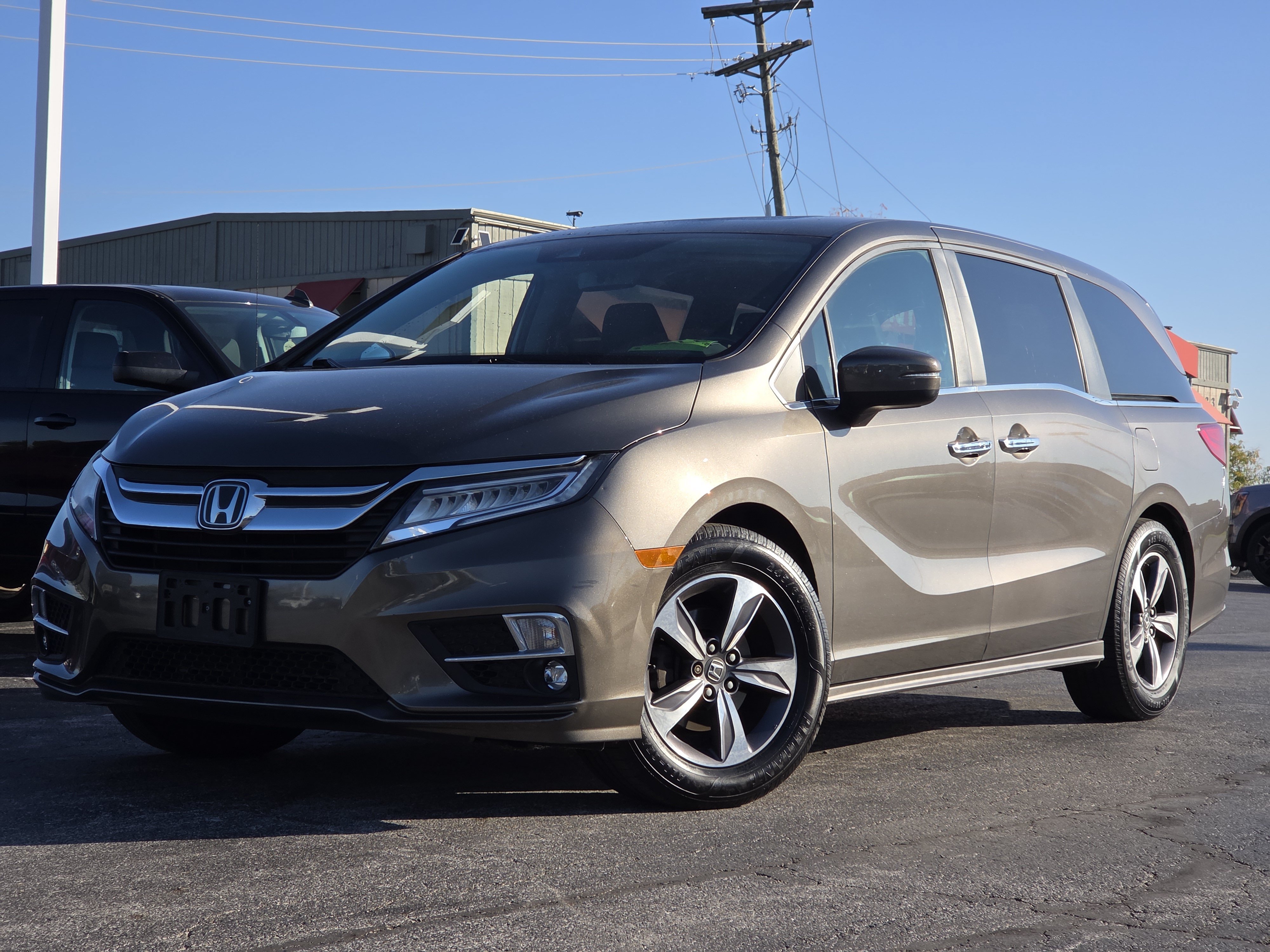 Used 2018 Honda Odyssey Touring image 2
