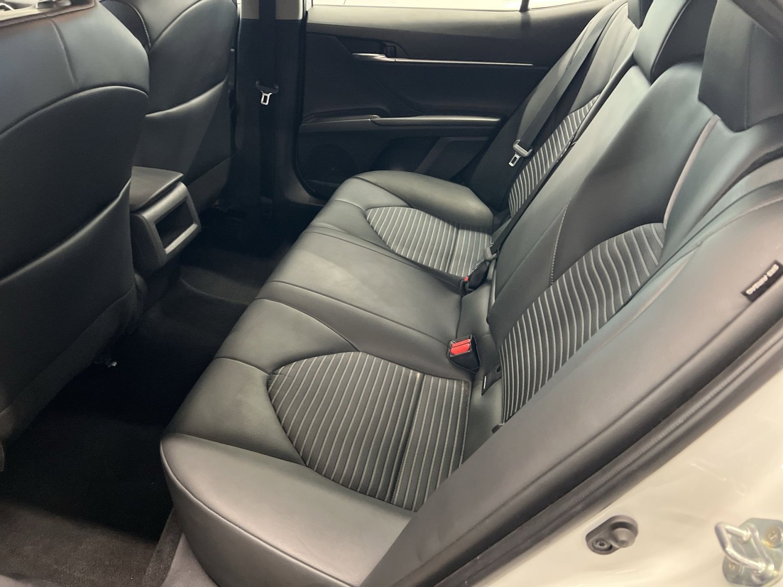 Used 2024 Toyota Camry SE image 21