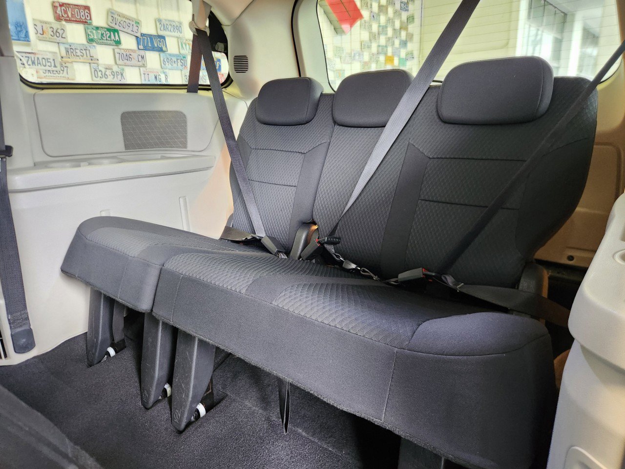 Used 2010 Dodge Grand Caravan SXT image 8