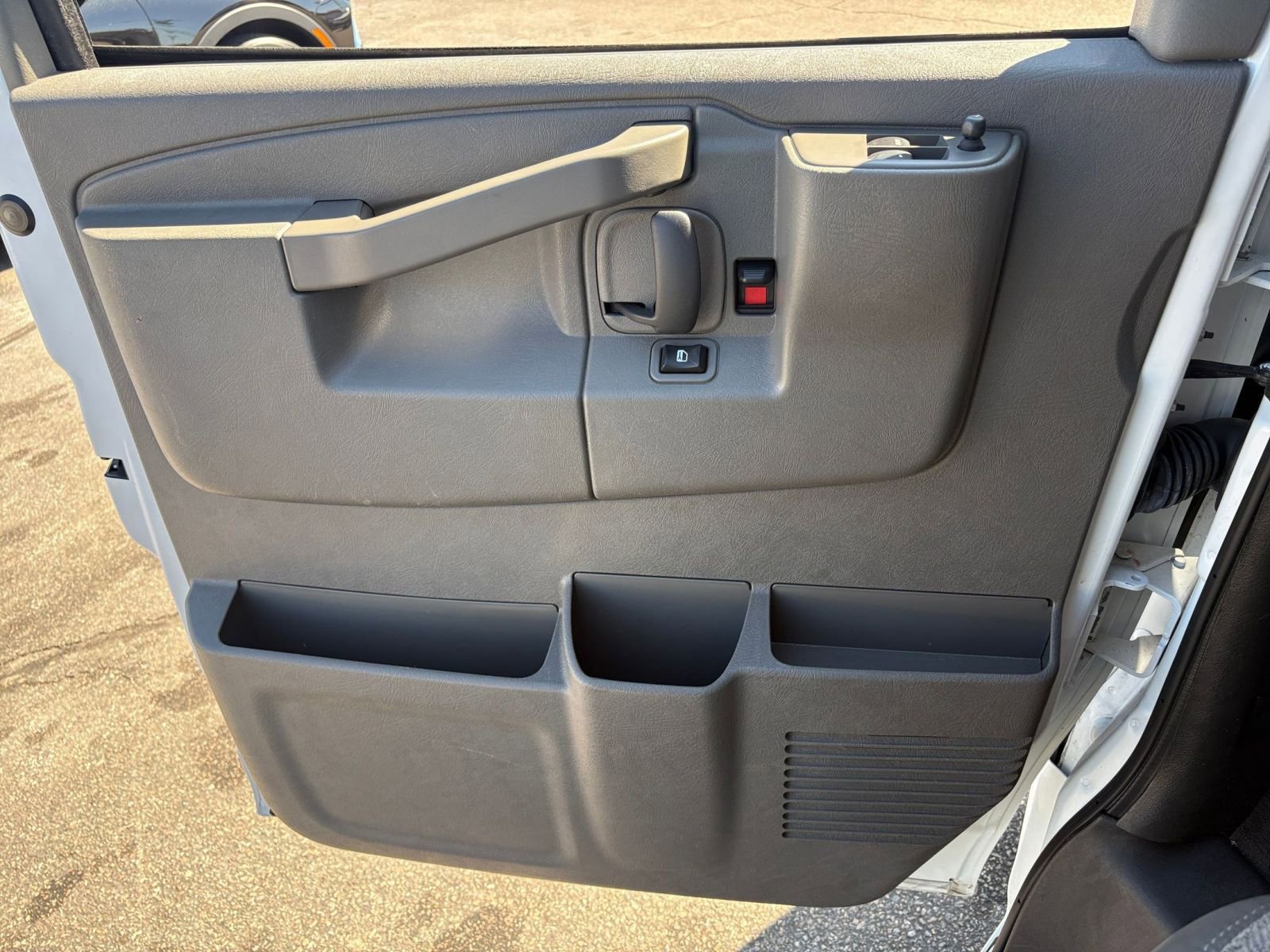 Used 2024 Chevrolet Express 3500 LT w/ LT Preferred Equipment Group image 20