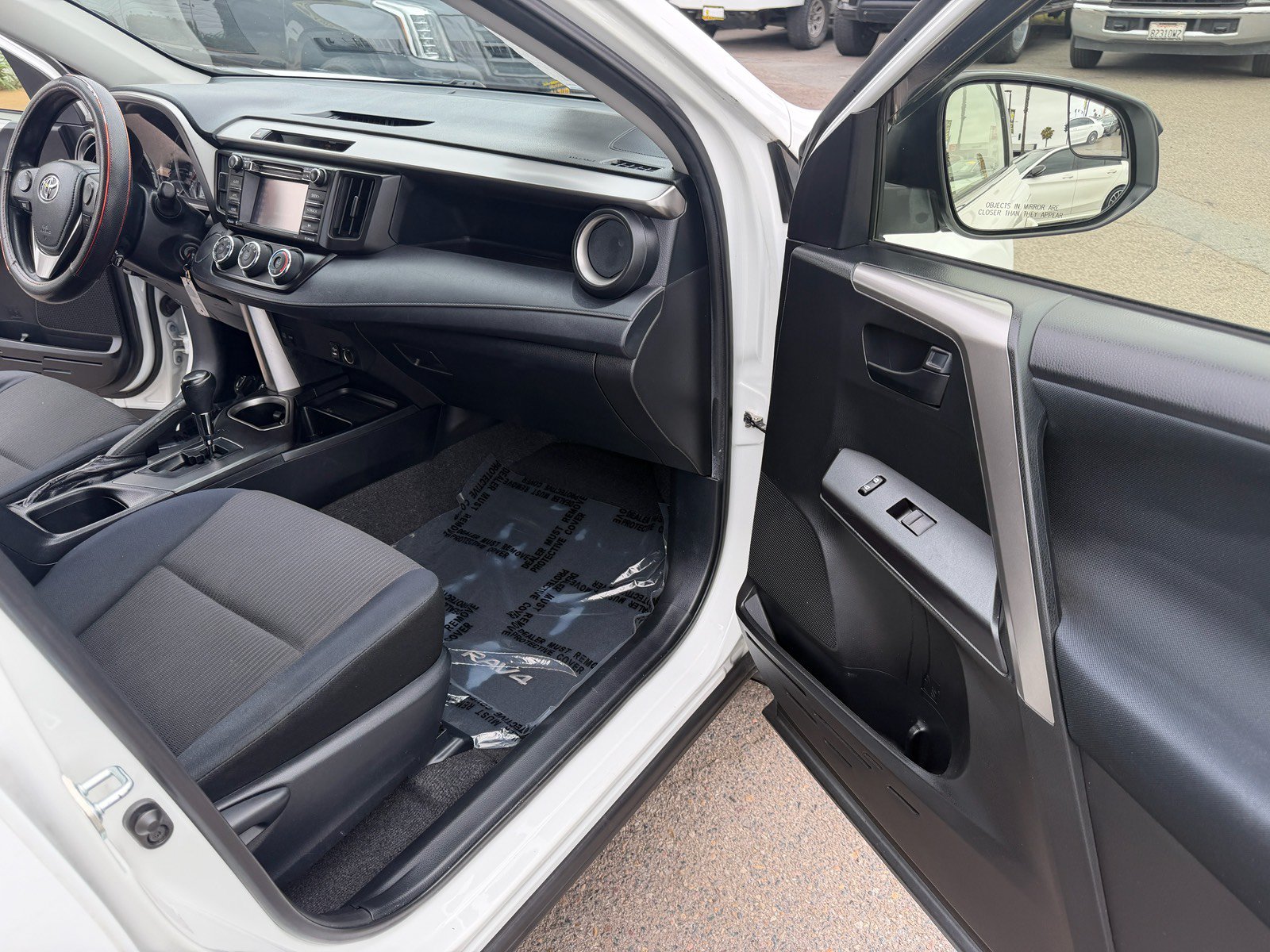 Used 2016 Toyota RAV4 LE AWD/4WD image 14