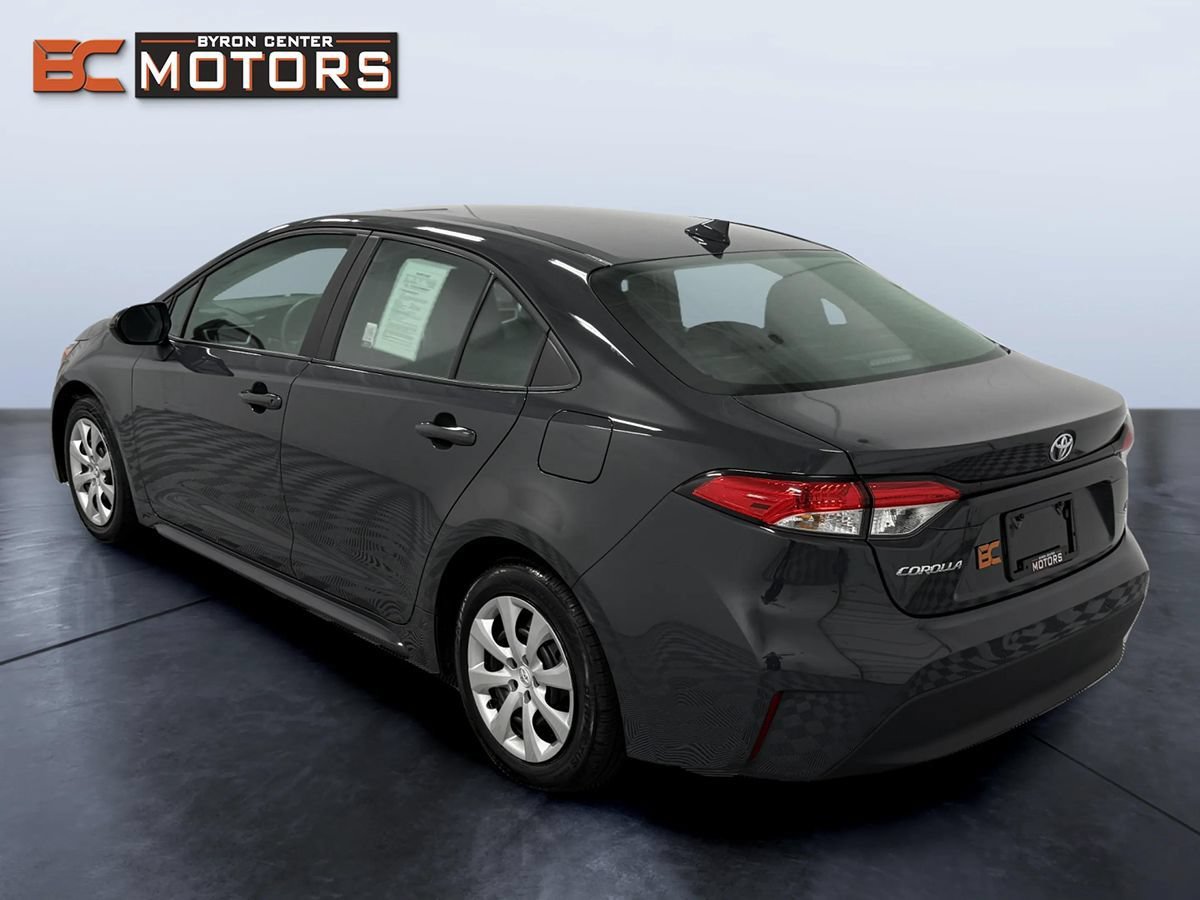 Used 2025 Toyota Corolla LE FWD image 4