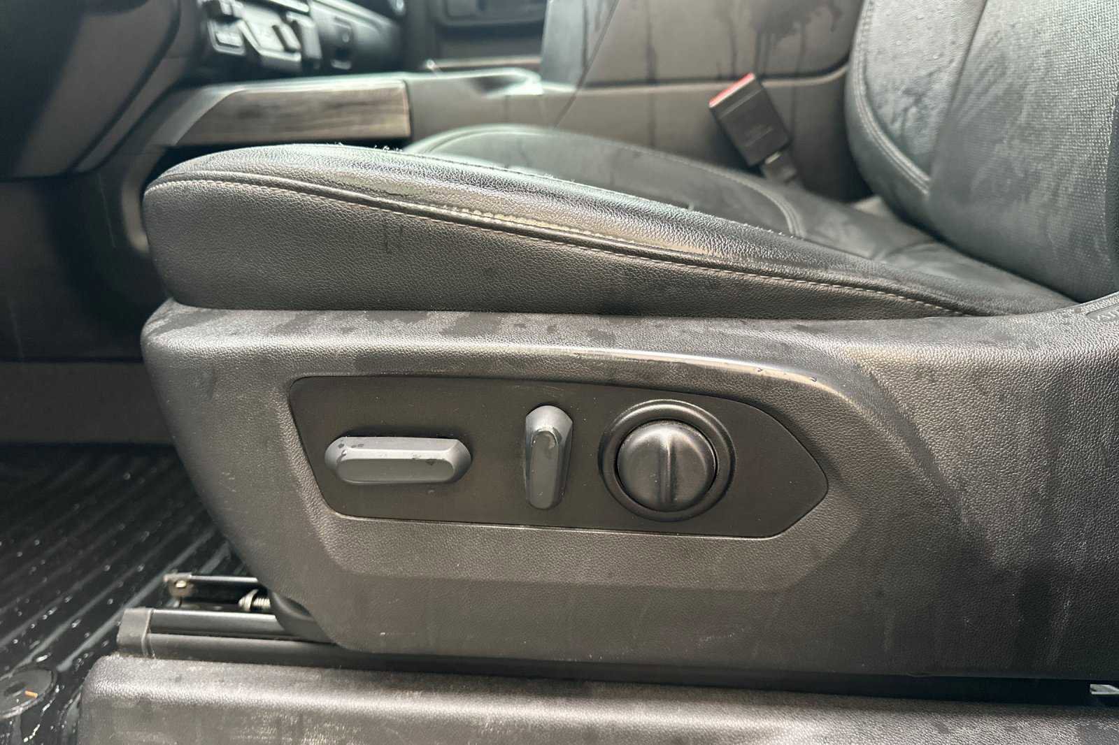 Certified 2022 Chevrolet Silverado 2500 LTZ w/ LTZ Plus Package image 11