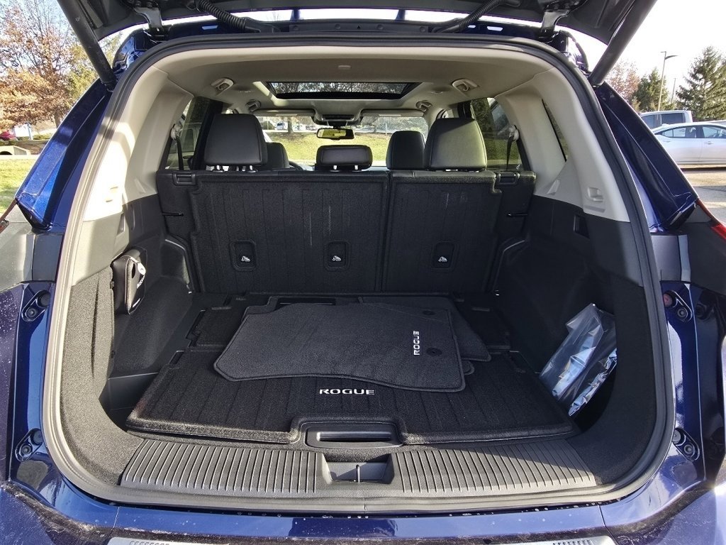 New 2026 Nissan Rogue Platinum image 11