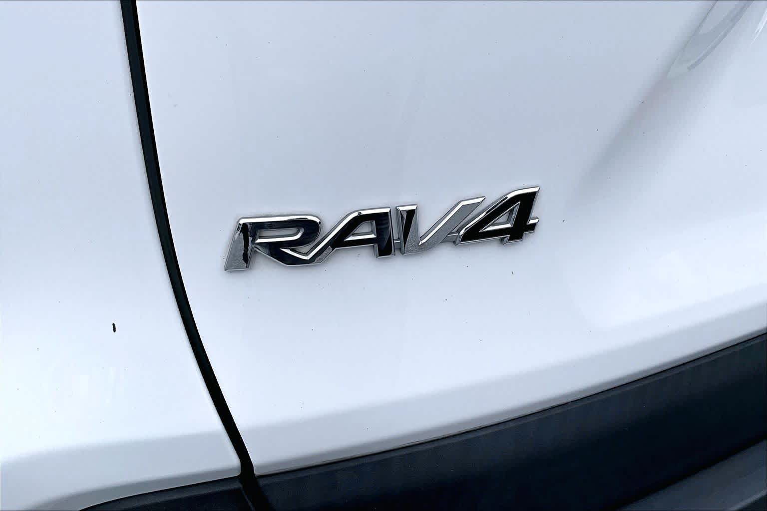 Used 2023 Toyota RAV4 XLE w/ Convenience Package FWD image 31