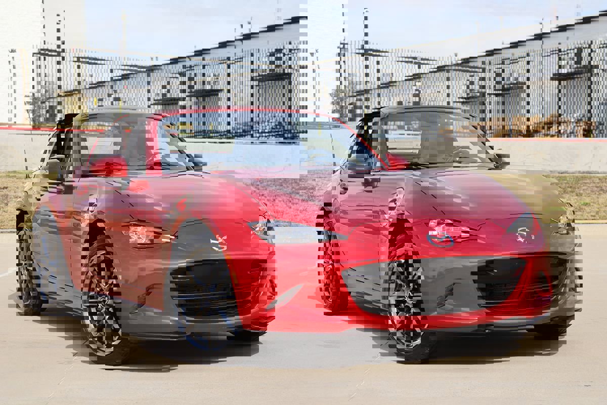 Used 2017 MAZDA MX-5 Miata RF Grand Touring image 3