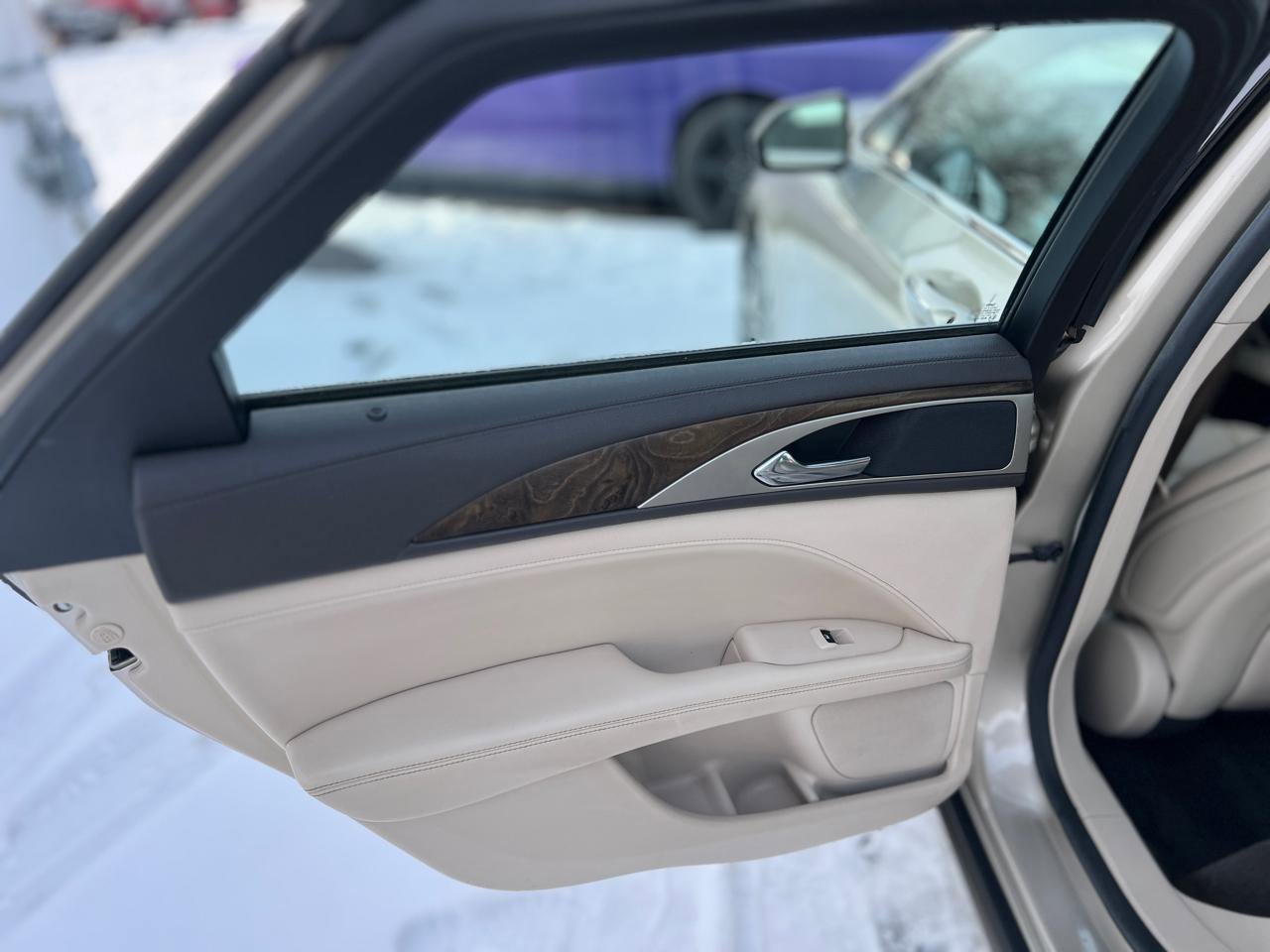 Used 2017 Lincoln MKZ Select w/ Select Plus Package AWD/4WD image 27