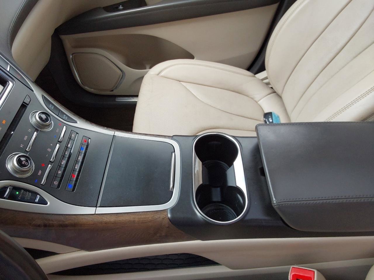 Used 2016 Lincoln MKX Reserve w/ Climate Package image 14