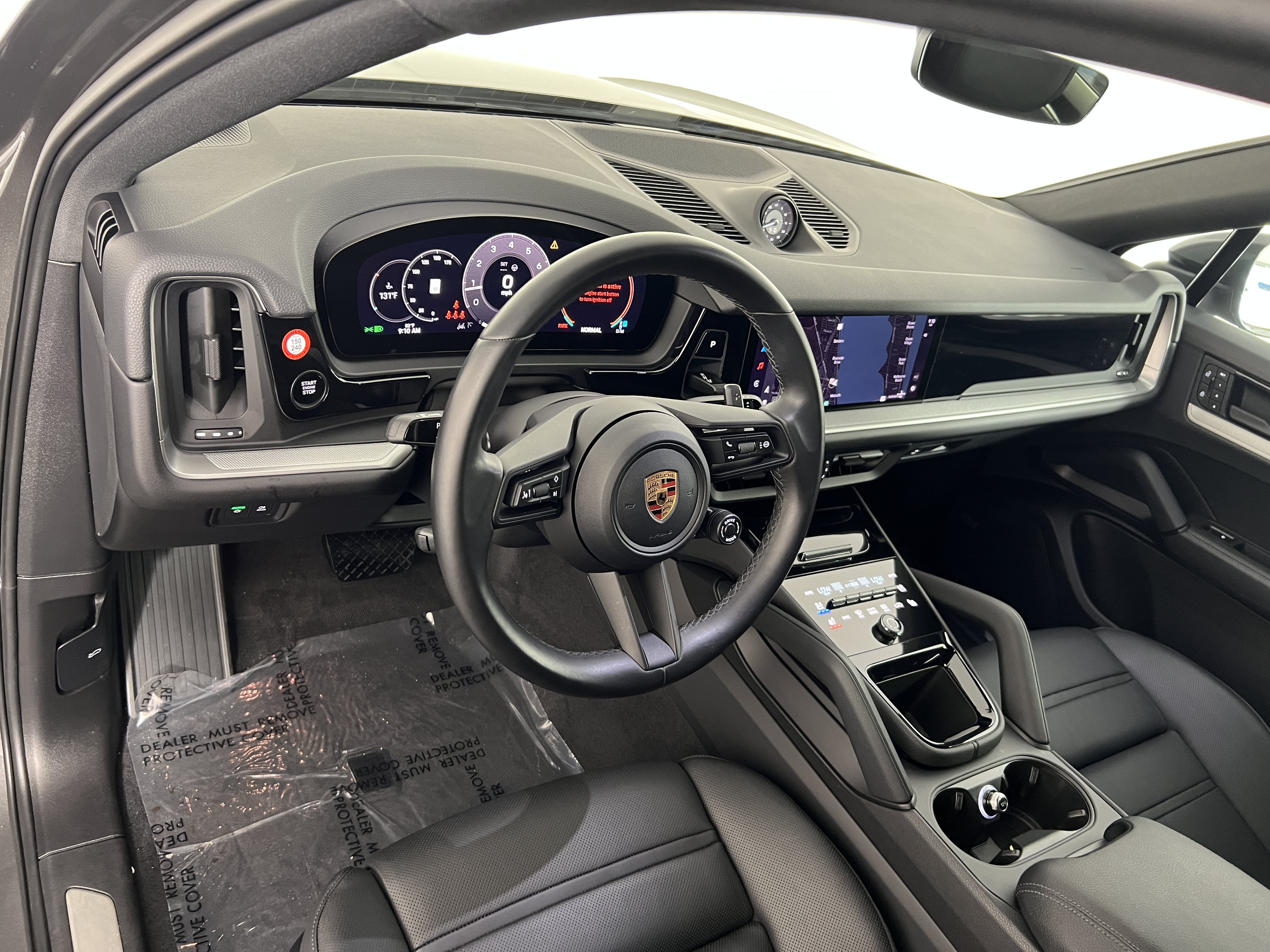 Certified 2024 Porsche Cayenne Coupe AWD/4WD image 4