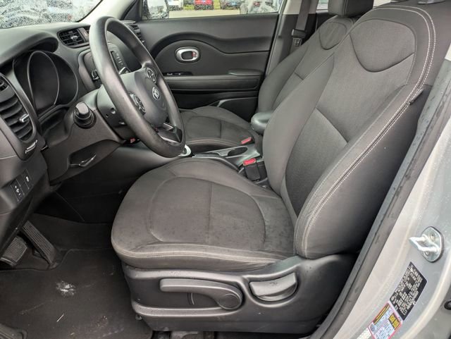 Used 2017 Kia Soul FWD image 13