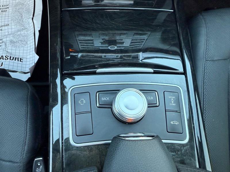 Used 2010 Mercedes-Benz E 550 Sedan image 65