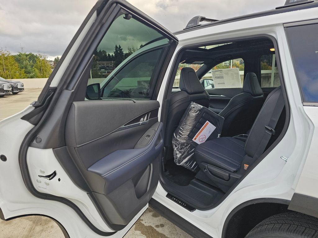 New 2026 INFINITI QX60 Sport image 17