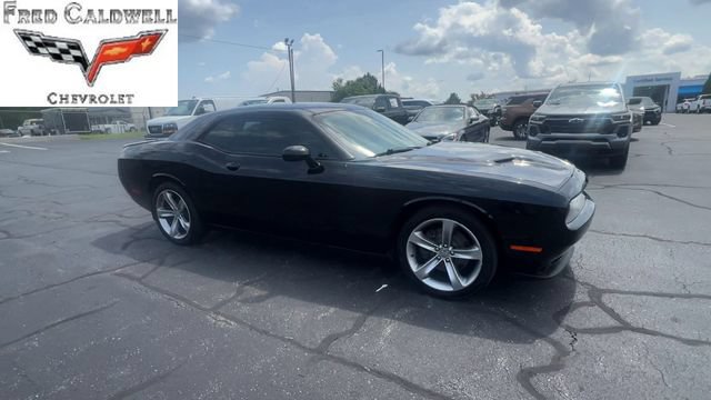 Used 2015 Dodge Challenger SXT w/ Super Sport Group (SS/T) RWD image 2