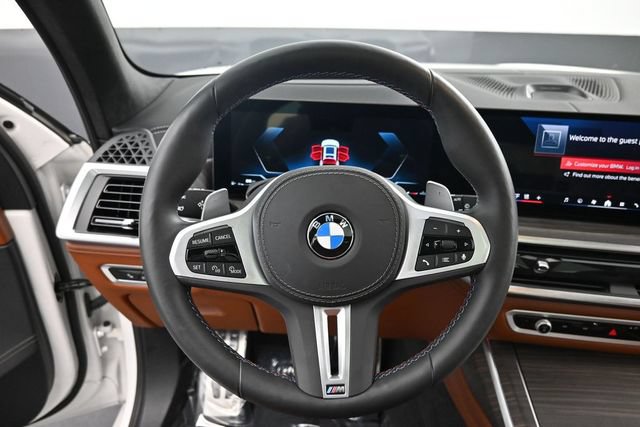 Used 2025 BMW X7 M60i AWD/4WD image 13