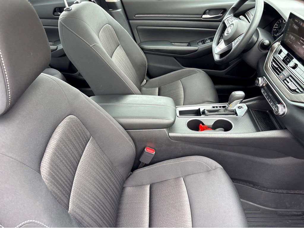 Used 2025 Nissan Altima 2.5 SV w/ SV Special Edition Package FWD image 11