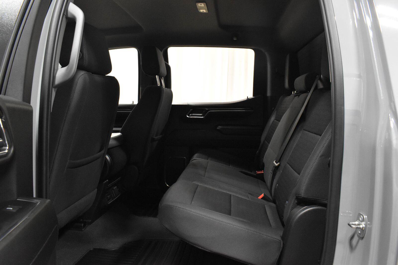Used 2024 Chevrolet Silverado 1500 LT AWD/4WD image 4