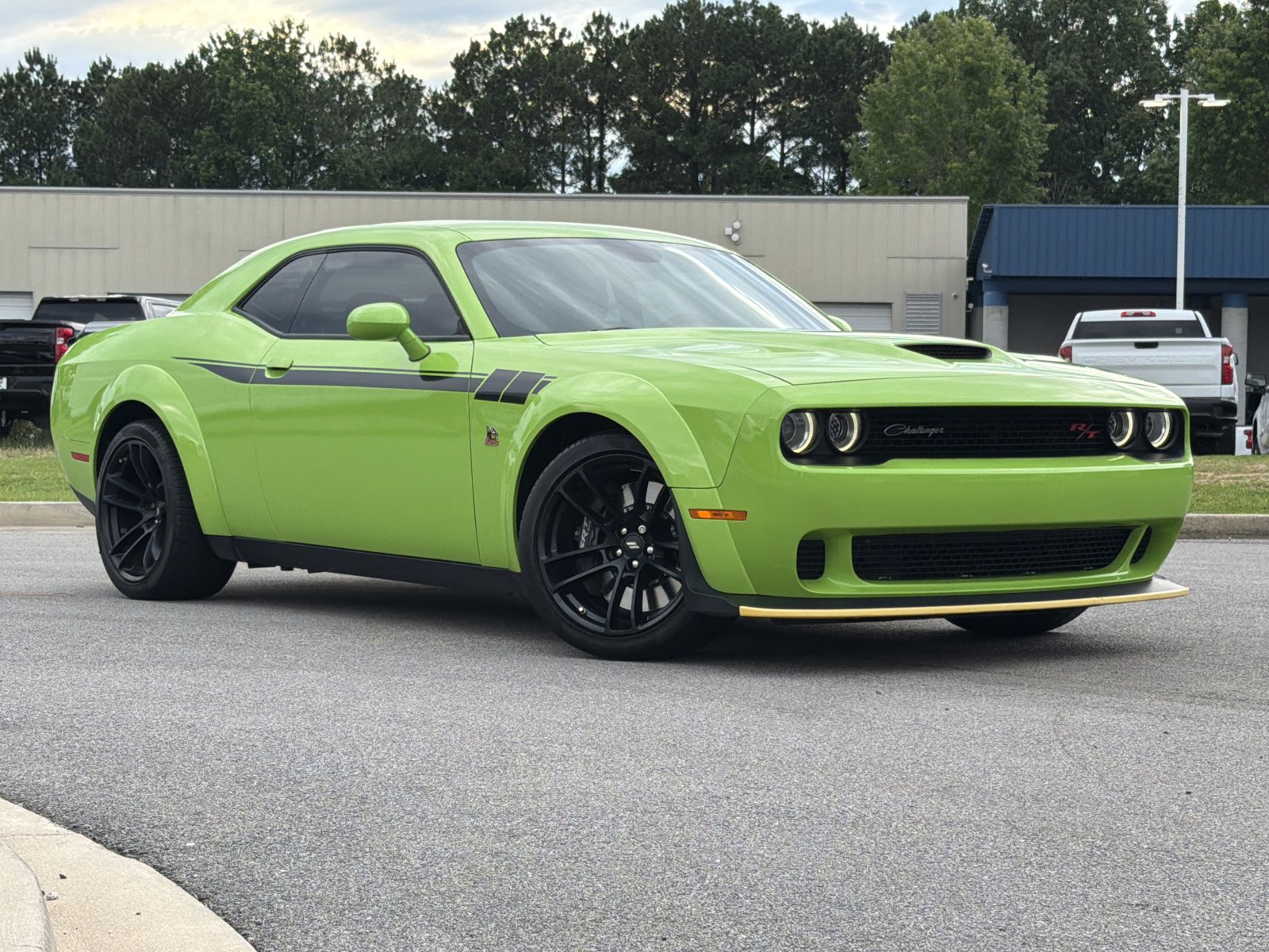 Used 2023 Dodge Challenger R/T Scat Pack RWD image 2