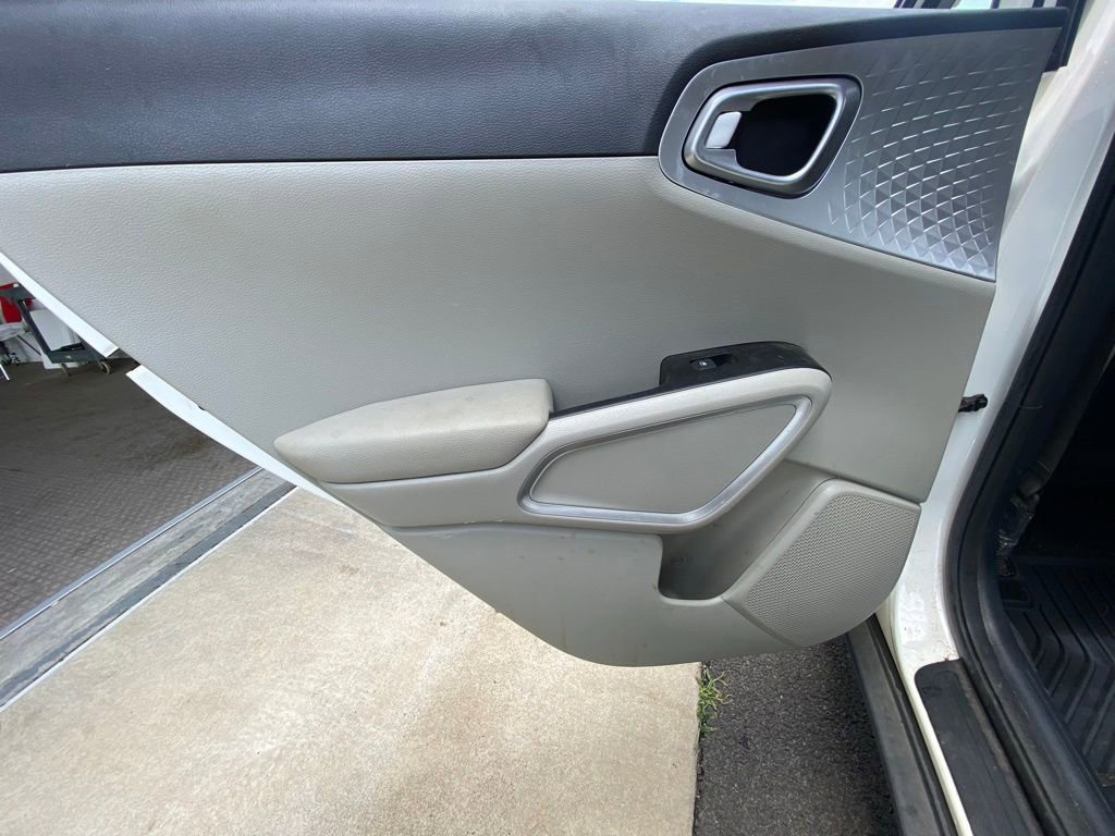 Certified 2021 Kia Soul LX FWD image 20