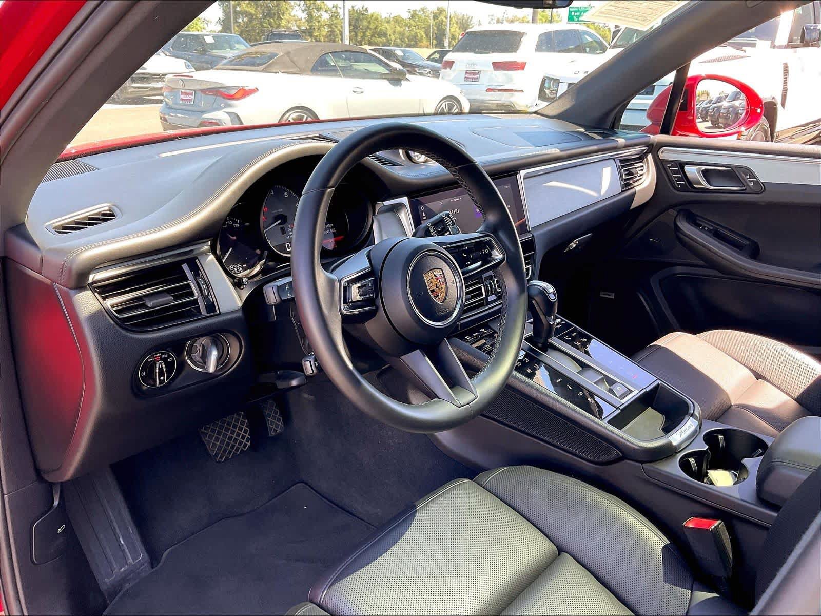 Used 2022 Porsche Macan S AWD/4WD image 16