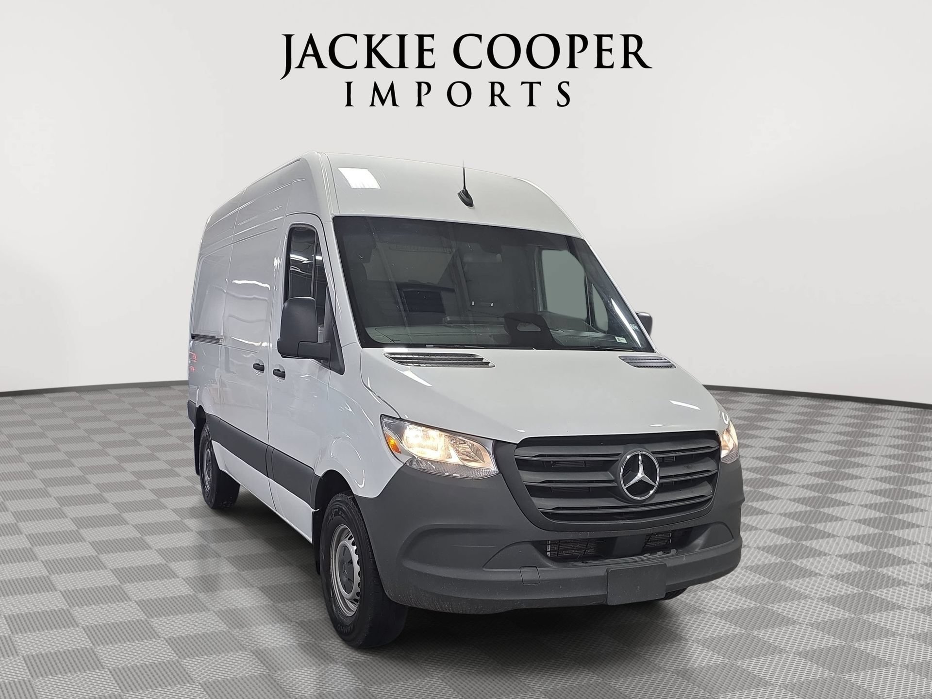 Used 2025 Mercedes-Benz Sprinter 2500 image 3