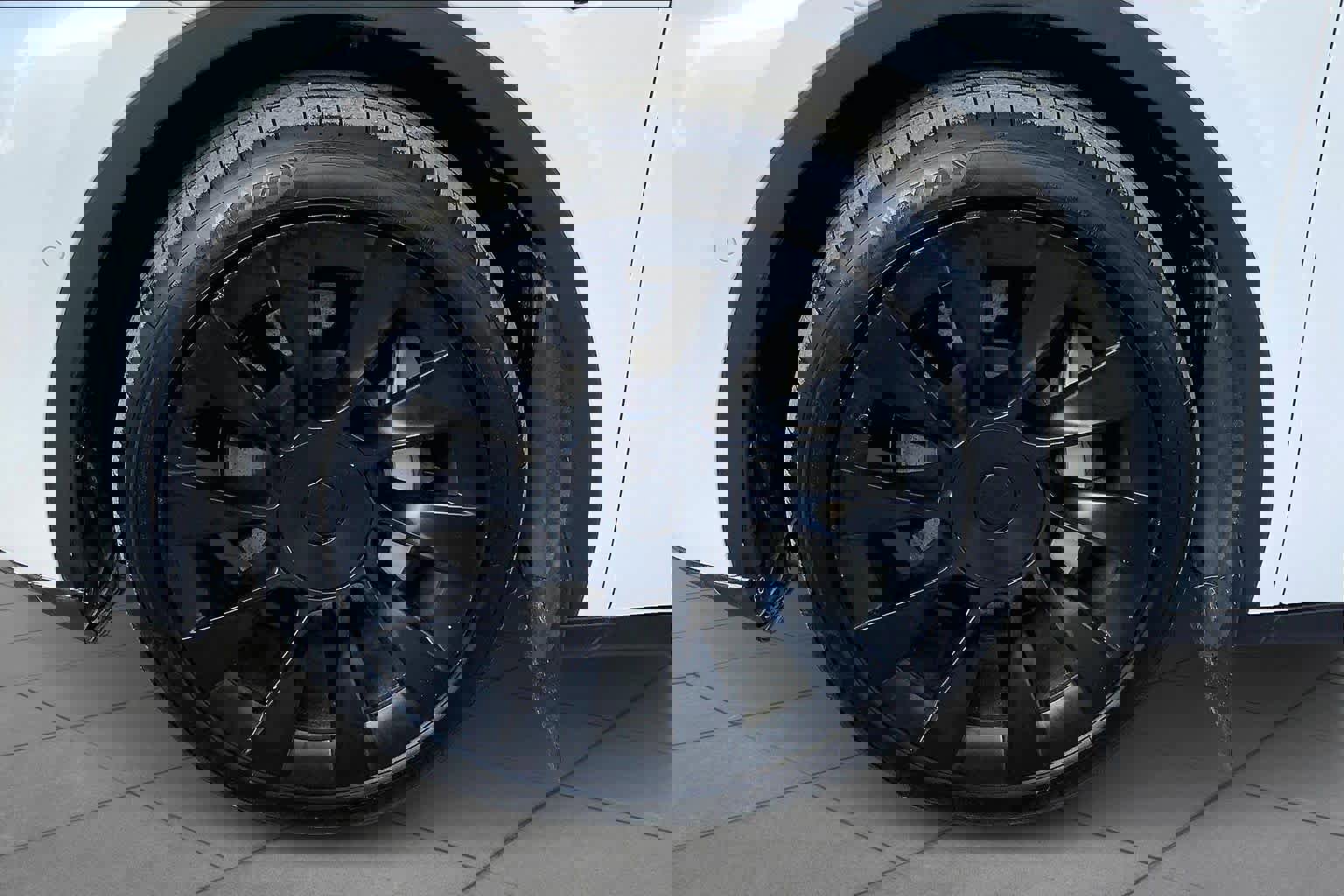 Used 2021 Tesla Model Y Long Range image 11