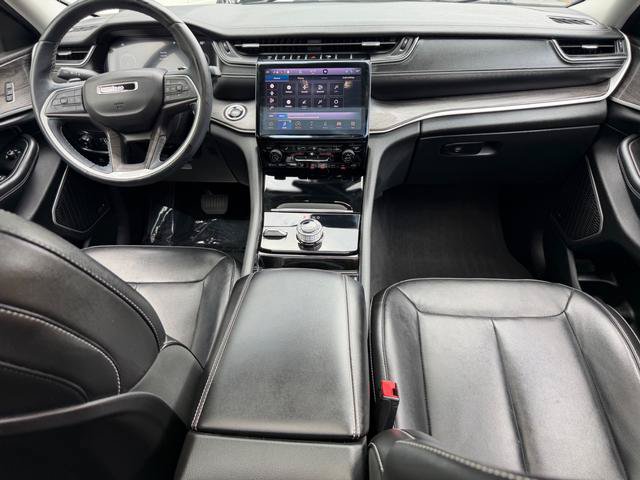 Used 2021 Jeep Grand Cherokee L Limited AWD/4WD image 11