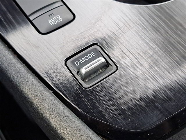 Used 2024 Nissan Rogue S image 16