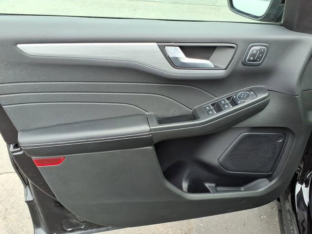 Used 2023 Ford Escape Platinum image 11