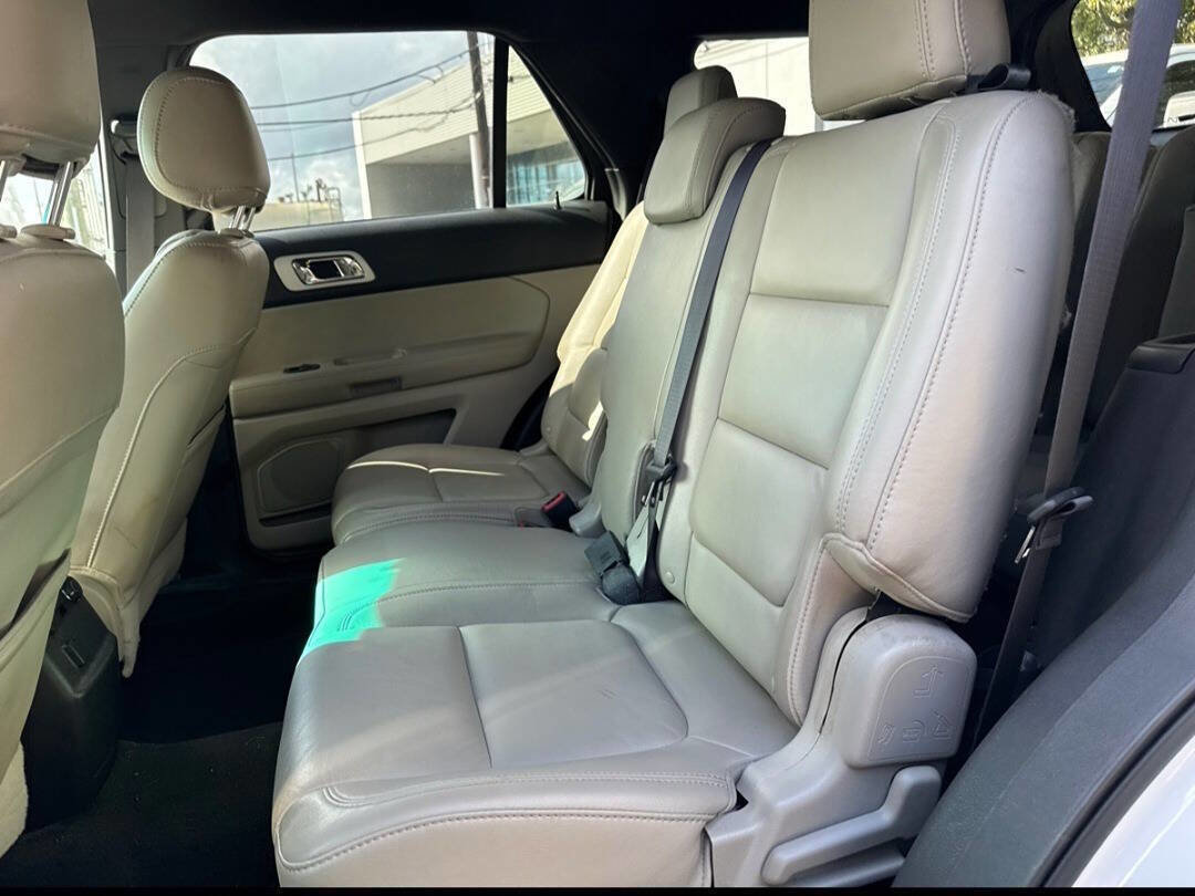 Used 2015 Ford Explorer XLT w/ Equipment Group 202B image 26