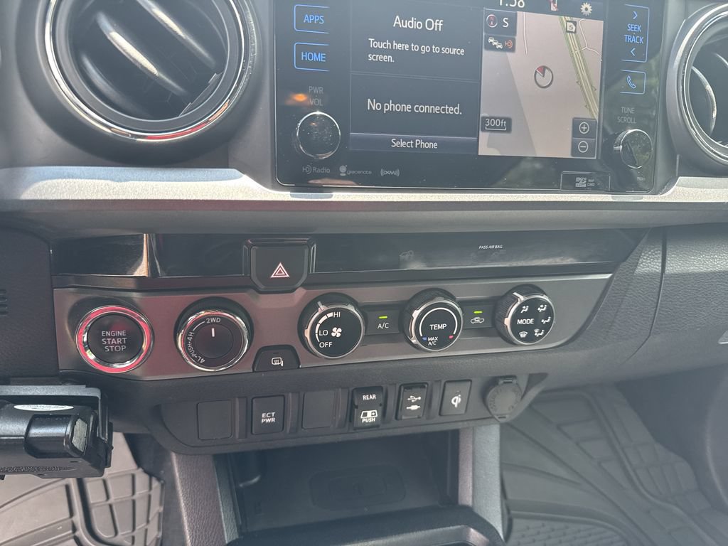 Used 2018 Toyota Tacoma TRD Sport AWD/4WD image 28