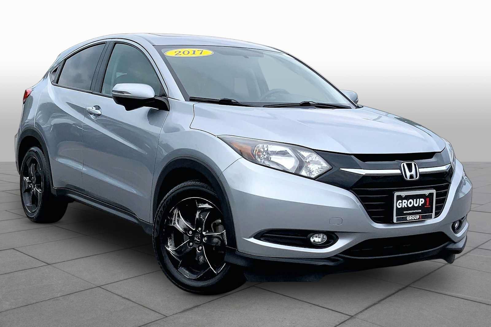 Used 2017 Honda HR-V EX image 3