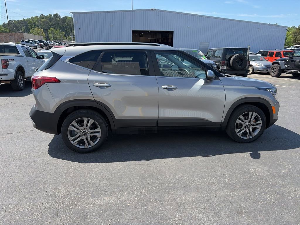 Used 2023 Kia Seltos S w/ Navigation Package image 8