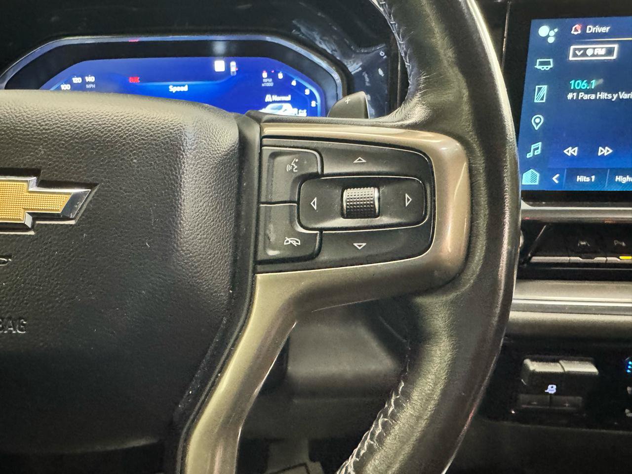 Used 2023 Chevrolet Silverado 1500 High Country w/ Technology Package AWD/4WD image 24