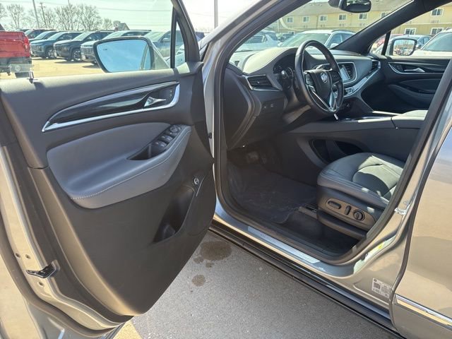 Used 2024 Buick Enclave Essence w/ Sport Touring Edition image 9