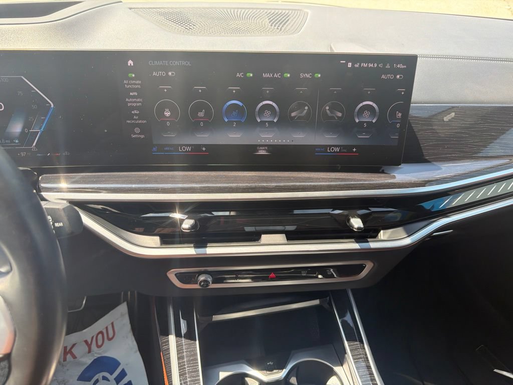 Used 2023 BMW X7 M60i w/ Climate Comfort Package AWD/4WD image 17
