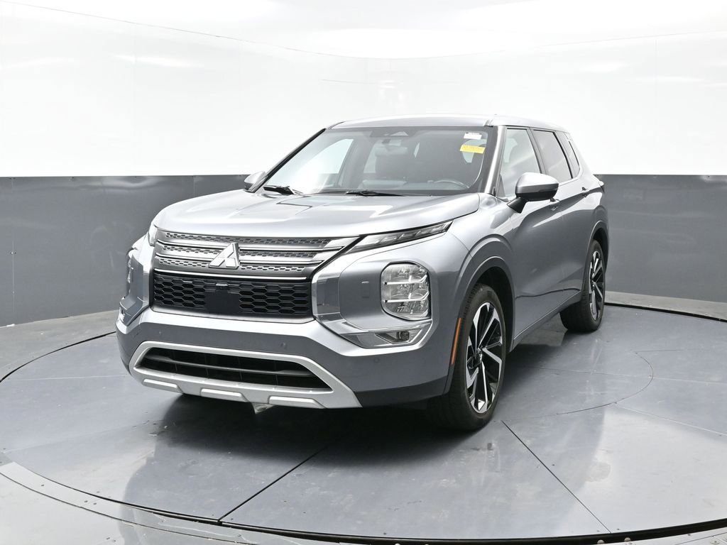 Used 2024 Mitsubishi Outlander SE image 8